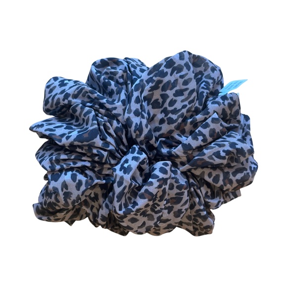 Free People KAXI Cheetah Print Jumbo Scrunchie - Picture 2 of 6